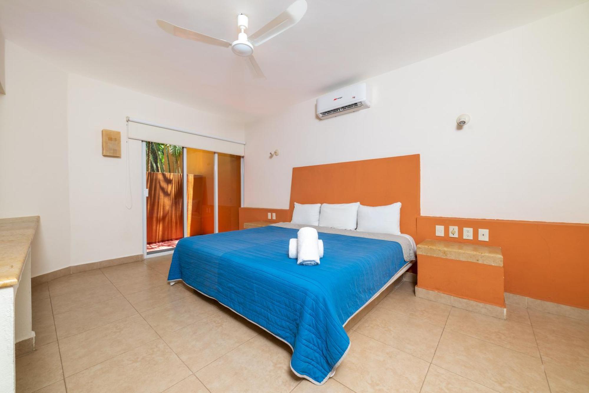 Hotel Ixzi Plus اكستابا المظهر الخارجي الصورة