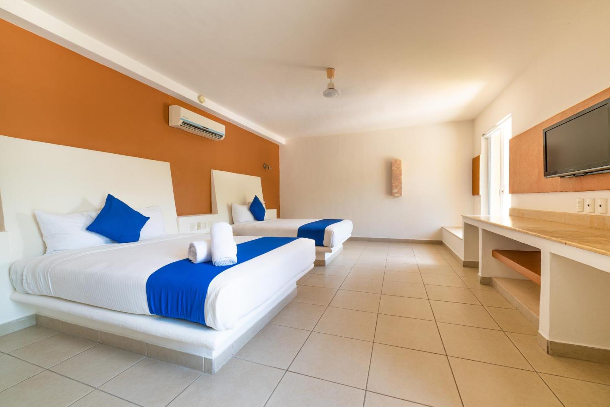 Hotel Ixzi Plus اكستابا المظهر الخارجي الصورة